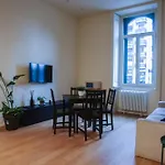 L16-central Station Apartment