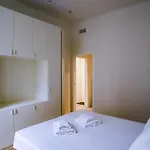 L16-central Station Apartment